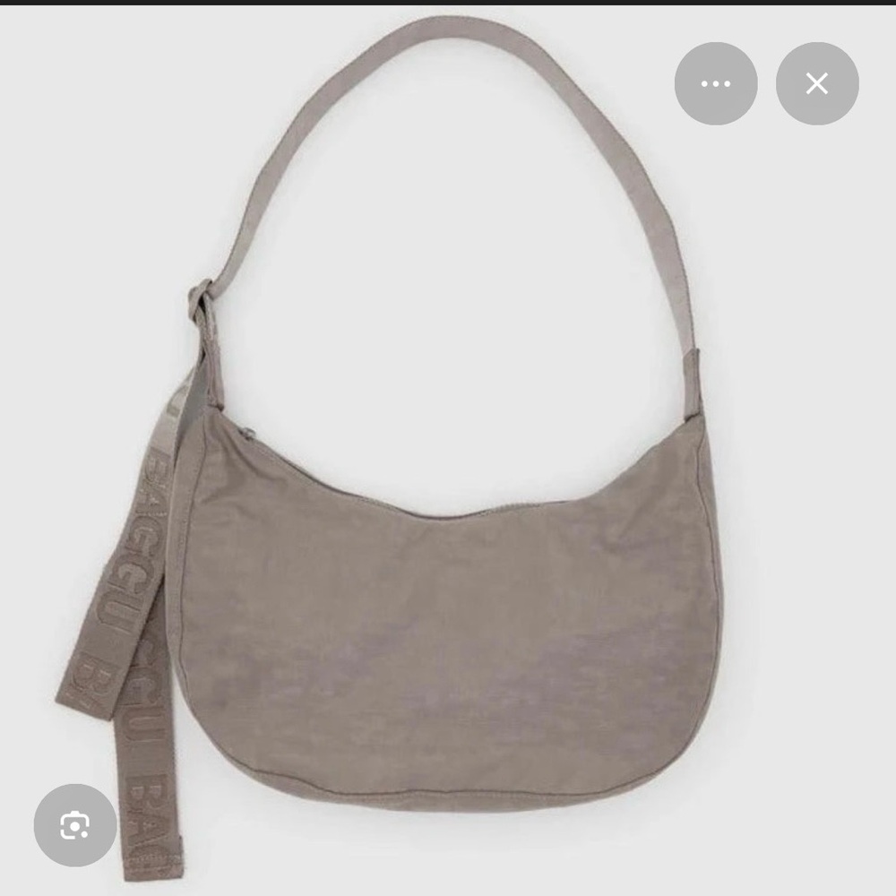 Baggu medium crescent crossbody bag in Dove